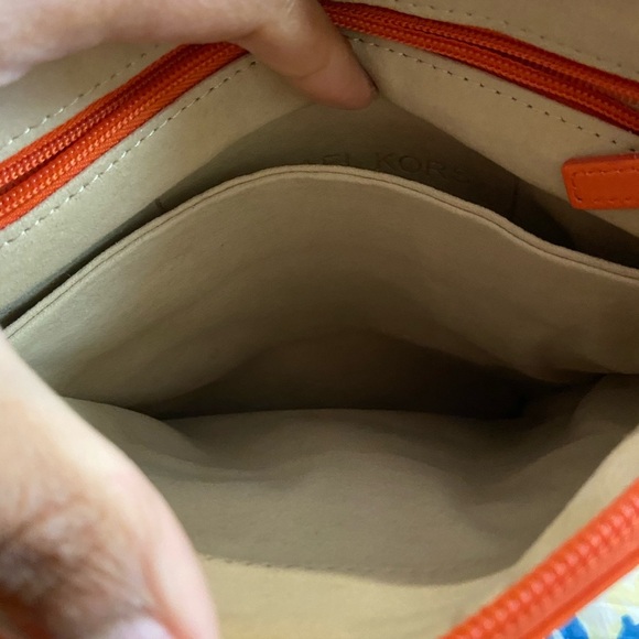 Michael Kors crossbody - Picture 7 of 9